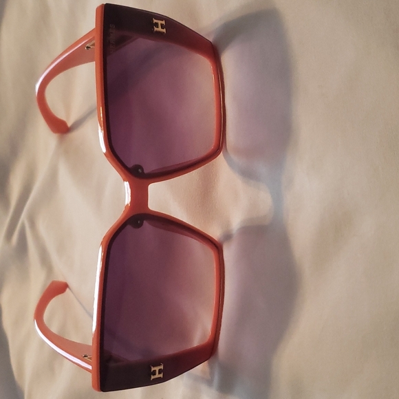 Women Sunglasses - Picture 5 of 5